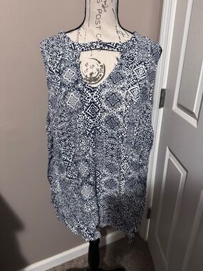 torrid Navy and White Geometric Sleeveless Tunic